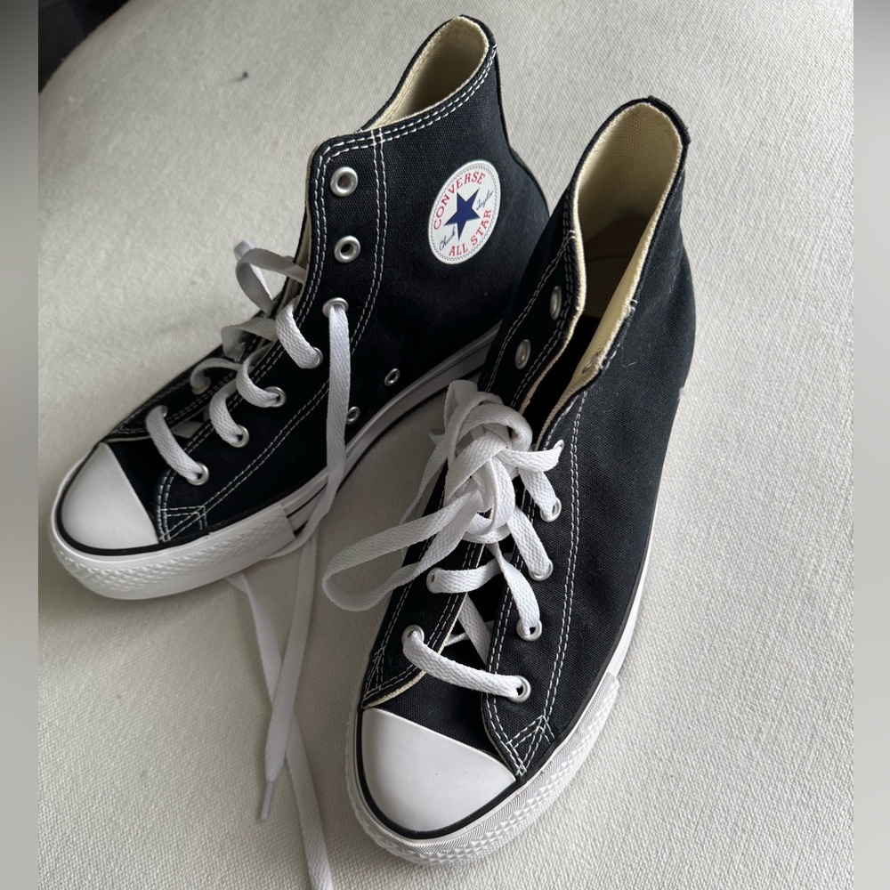 Converse Black and White High-Tops NWOT - Picture 2 of 5